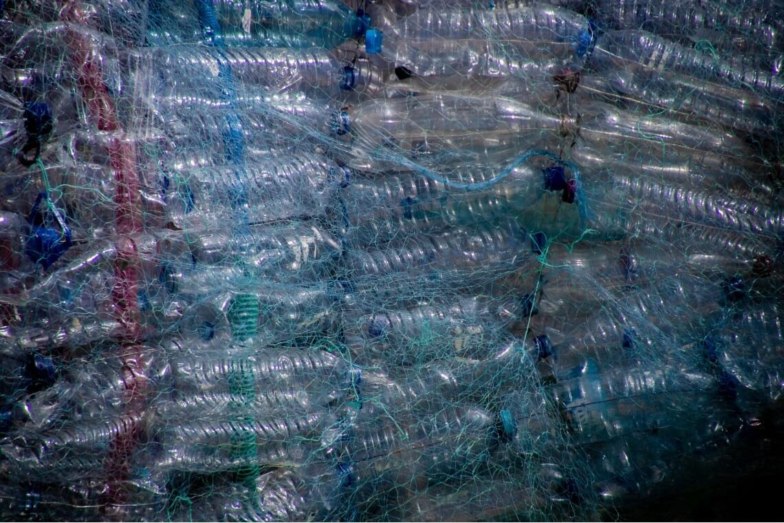 Η μηδενική ανοχή κατά του κορωνοϊού δημιουργεί βουνά πλαστικών απορριμμάτων στο Χονγκ Κονγκ