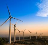 Ευρωπαϊκή Επιτροπή: Οι ανανεώσιμες πηγές ενέργειας υπηρετούν υπέρτατο δημόσιο συμφέρον