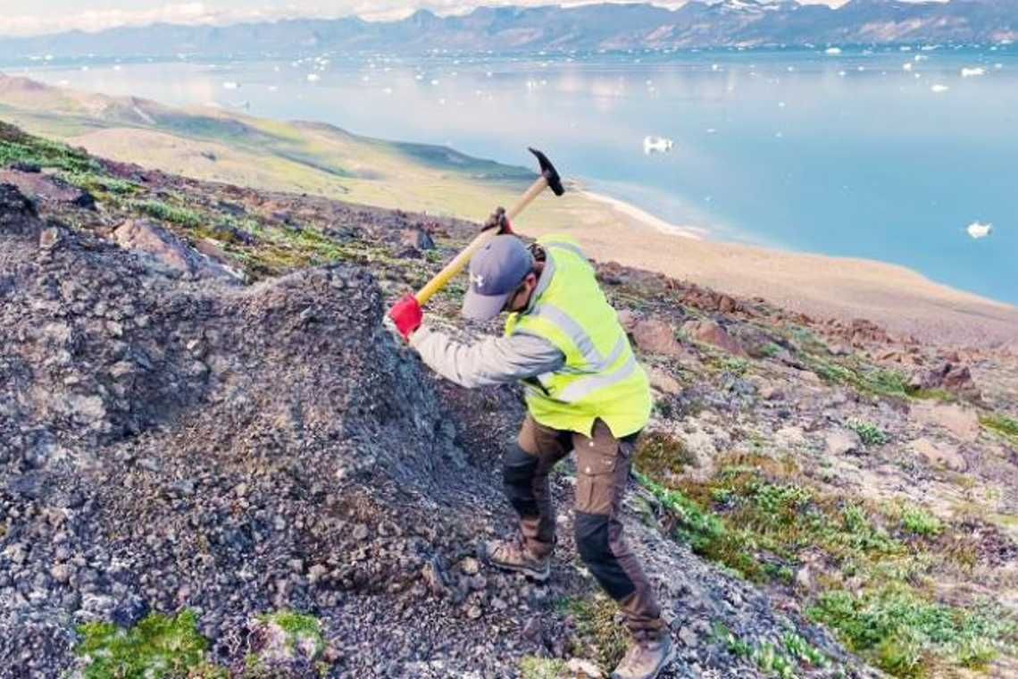 Καθώς ο πάγος εξαφανίζεται, στη Γροιλανδία ξεκινά ένα ιδιότυπο κυνήγι θησαυρού για ορυκτές πρώτες ύλες