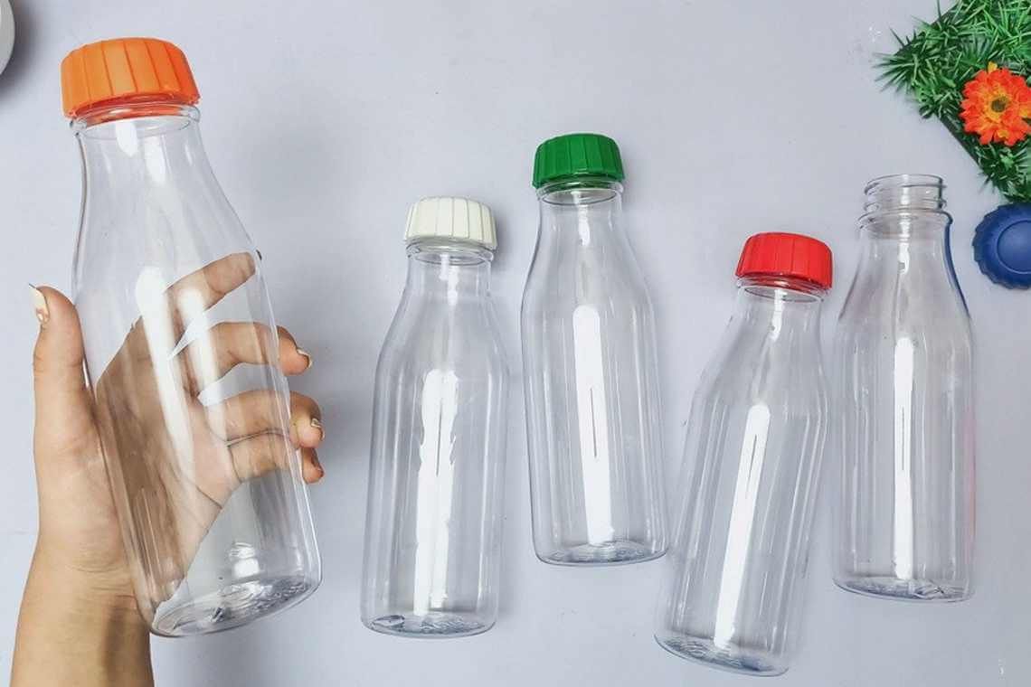 Πώς το πλαστικό μπουκάλι από «θαυματουργό δοχείο» μετατράπηκε σε «ανεπιθύμητο απόρριμμα»