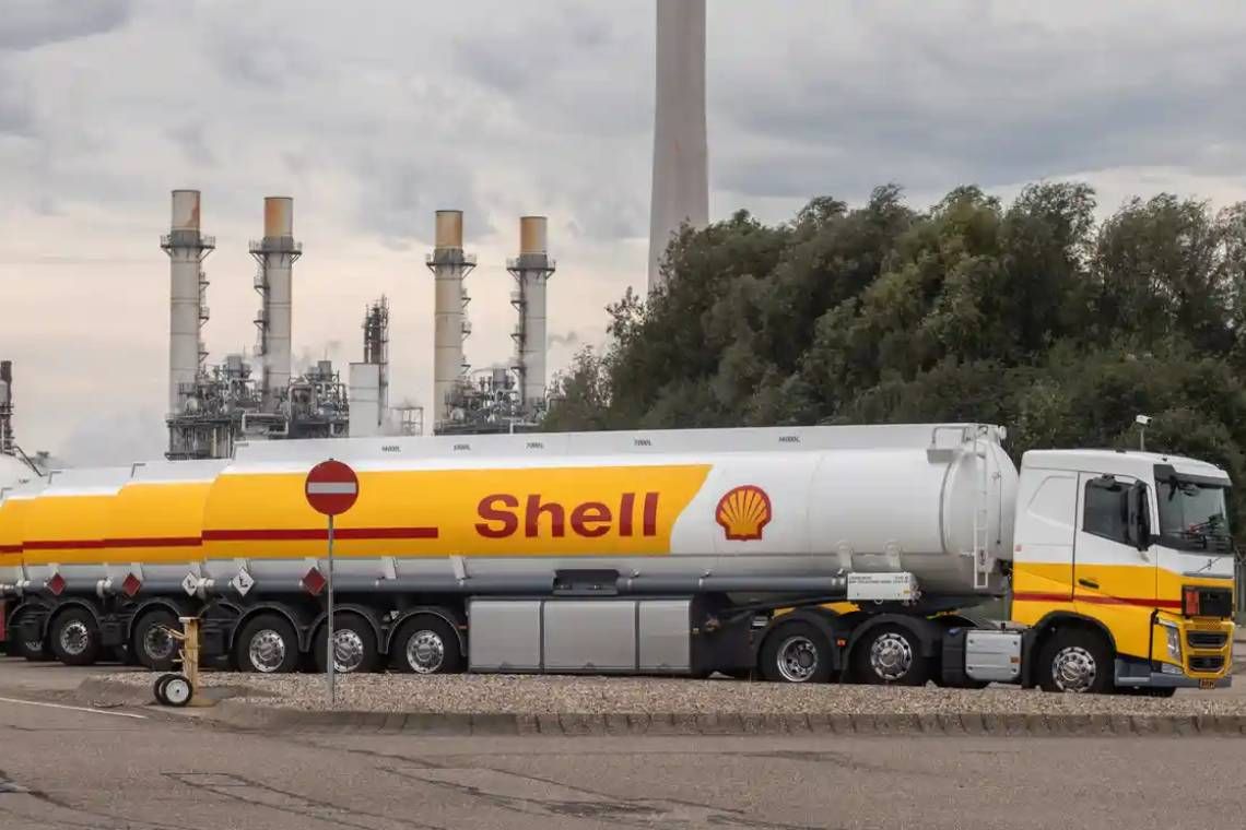 Η Shell εγκαταλείπει τους στόχους μείωσης παραγωγής ορυκτών καυσίμων