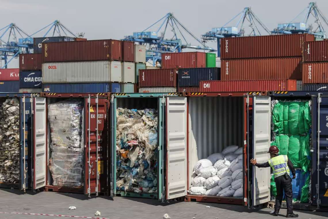 Η ΕΕ συμφωνεί να απαγορεύσει τις εξαγωγές πλαστικών αποβλήτων σε φτωχές χώρες