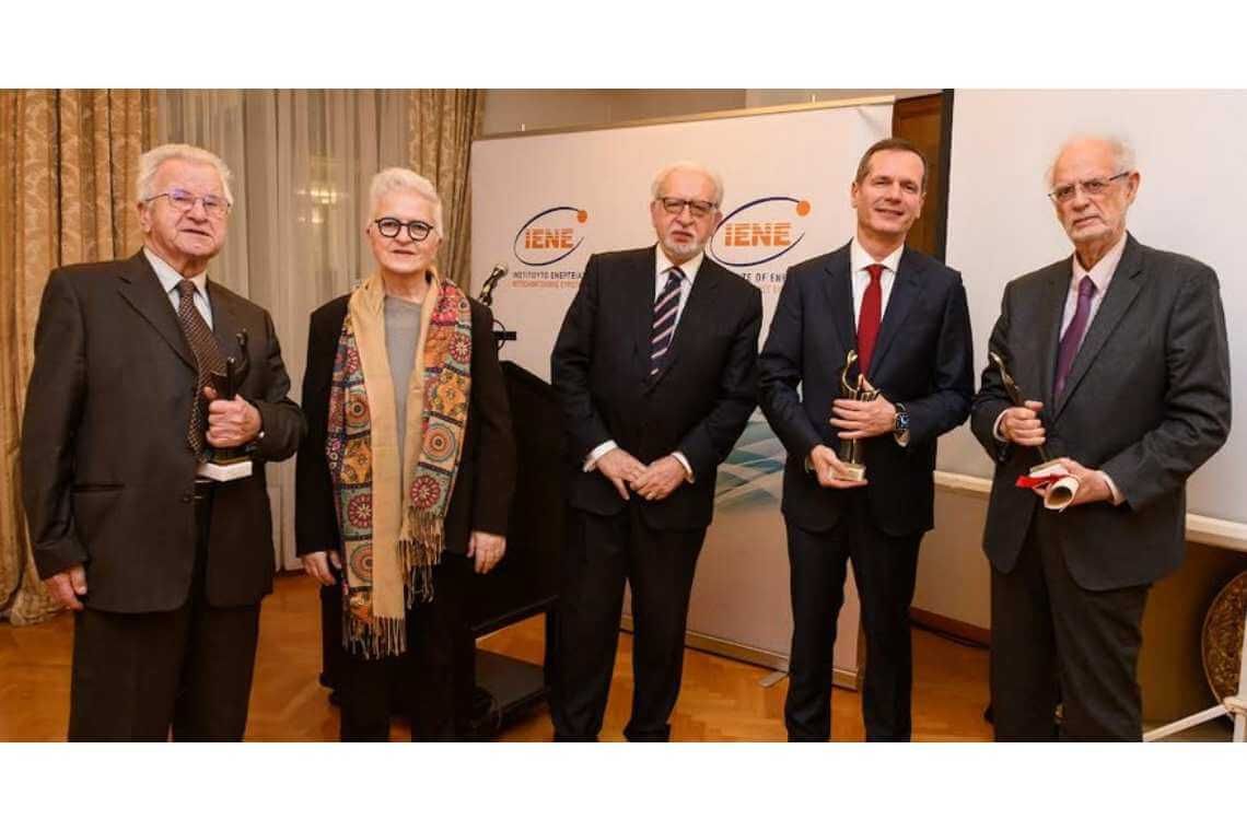 Βραβεία ΠΡΟΜΗΘΕΑΣ 2024: Το ΙΕΝΕ τίμησε προσωπικότητες με συμβολή στην προώθηση του Ελληνικού ενεργειακού τομέα