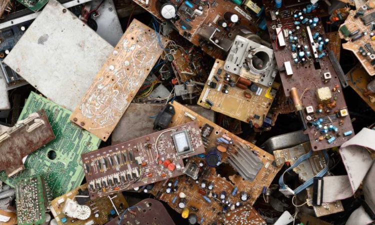 Ρεκόρ 62 εκατ. τόνων σημείωσαν τα ηλεκτρονικά απόβλητα που παρήχθησαν το 2022